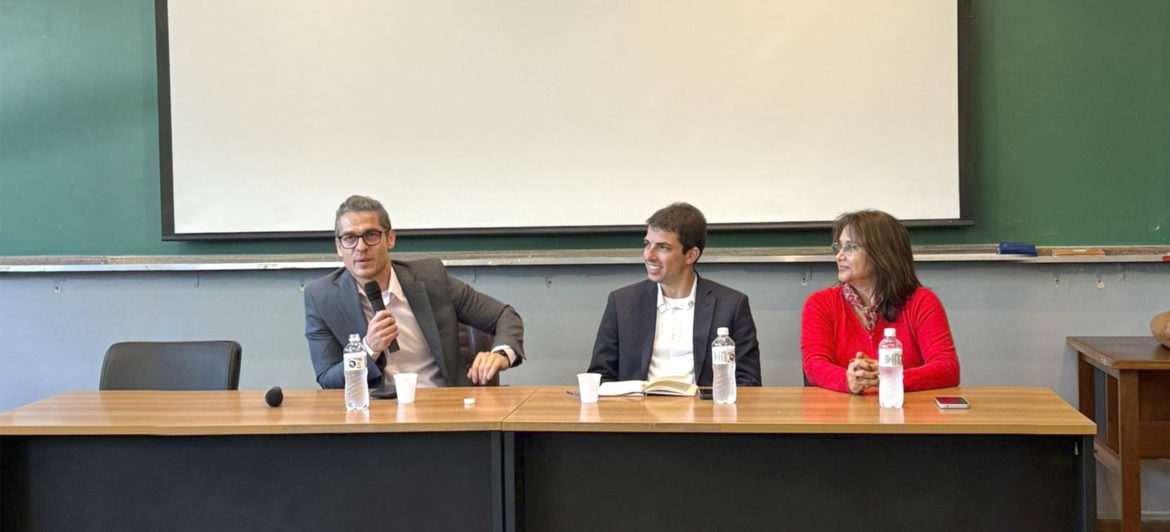 Palestra “Brasil, China e BRICS Frente aos Desafios Globais” reúne especialistas na UFRGS